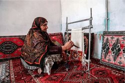 در ایران بالغ بر چهار میلیون نفر در حوزه صنایع دستی فعال هستند