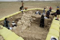 سفالهای هخامنشی و اشکانی و ساسانی در یک محوطه تاریخی کشف شدند