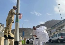 وزارت بهداشت عربستان به زائران درباره گرمازدگی هشدار داد
