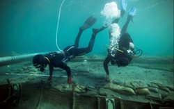 باستان شناسان قصد دارند بقایای یک کشتی 2500 ساله را پیش از نابود شدن نجات دهند