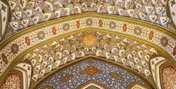 تالار اشرف یکی از جاذبه های دیدنی اصفهان به شمار می رود