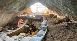 چهارمین فصل کاوش در غار قلعه کرد آوج را گروهی از باستان شناسان ایران و فرانسه انجام می دهند