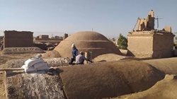 عملیات مرمت خانه باغ میزانی حمید آباد رفسنجان همچنان ادامه دارد