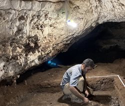 بیش از چهار متر نهشته های باستانی در یک محوطه غاری در مازندران شناسایی شد