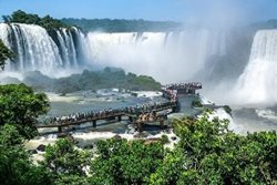 آبشار ایگواسو؛ یکی از زیباترین جاهای دیدنی برزیل