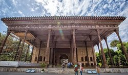 مرحله جدید مرمت ایوان کاخ چهلستون اصفهان شروع شد