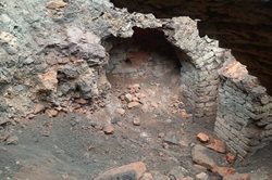 کشف یک بنای تاریخی در شهرستان گرمی