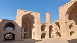 مرحله جدید عملیات اجرایی مرمت مسجد جامع اردستان شروع شد