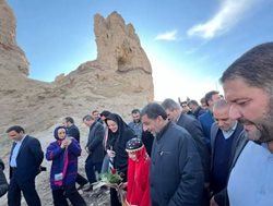 وزیر میراث فرهنگی کشور از تپه تاریخی یالدور شهرستان مرند بازدید کرد