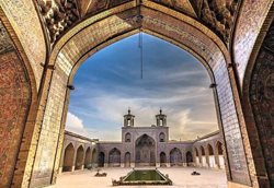 ارائه توضیحاتی درباره وضعیت کاشی کاری های مسجد وکیل شیراز