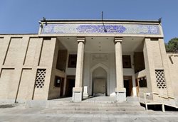 رکیب خانه اصفهان میزبان آثار فاخر شیشه ای دوره قاجار است