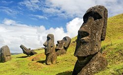 مجسمه های موآی در جزیره ایستر مدتهاست که مرموز به نظر می رسند