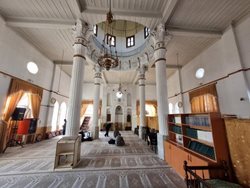مسجد تاریخی صمدخان در اواخر دوره قاجار در رشت ساخته شد