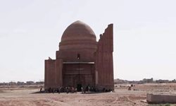 آرامگاه بابا لقمان یکی از مهمترین سازه های تاریخی و هنری ایران است