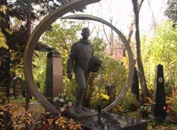 قبرستان نوودویچی مسکو؛ مکانی تاریخی و دیدنی در روسیه