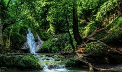 مشهورترین آبشارهای کشور ایران؛ سفری به سرزمین خروش آب