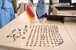کشف 179 قطعه سکه طلا و اقلام تاریخی در آذربایجان غربی