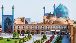 گنبد مسجد امام اصفهان پس از 14 سال از حصار داربست ها خارج شد