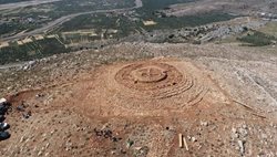 باستان شناسان با کاوش در یونان بقایای یک کاخ مرموز چند هزار ساله را کشف کردند