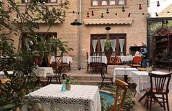 کافه گردی در قلب تهران: راهنمای جامع محبوب ترین پاتوق های تیر 1404