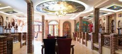 راهنمای جامع رستوران سنتی مشاهیر زنجان؛ بررسی منو، آدرس و تحلیل نظرات متناقض