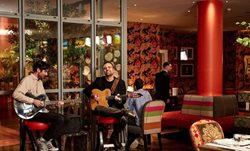 معرفی شماری از بهترین کافه های با اجرای موسیقی زنده در تهران