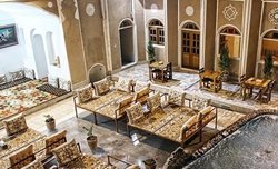 رستوران یزد پاییز 1404: بهترین سفره خانه های یزد با غذای اصیل