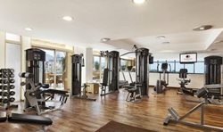 بهترین باشگاه های بدنسازی بانوان قم 1404: راهنمای جامع انتخاب مراکز لوکس، تخصصی و علمی