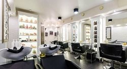 آرایشگاه های شیراز 1404: بهترین سالن های عروس VIP و رنگ و لایت تخصصی معالی آباد