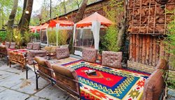 معرفی شماری از بهترین رستوران های سنتی و باغ رستوران های درکه 1404