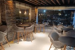 آشنایی با شماری از بهترین رستوران های ایرانی و فست فودهای فولادشهر 1404