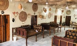 بهترین رستوران های محلی قشم 1404: ترکیب فرهنگ، موسیقی و غذا