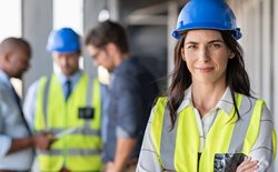 ویزای کاری Skilled Worker انگلستان در سال 2025: راهنمای جامع شرایط، حقوق جدید و مسیر اقامت دائم