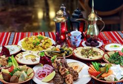 راهنمای کامل شکم گردی در اهواز: از فلافل های لشکرآباد تا رستوران های لوکس