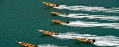 مسابقه قایق های چوبی موتوری امارات