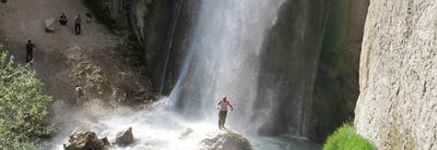 طبیعت-گردی-یک-روزه-آبشار-شاهاندشت-و-قلعه-ملک-بهمن-05-01-4981