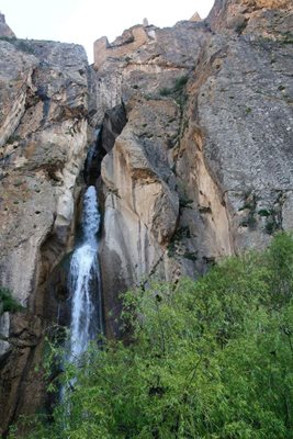 طبیعت-گردی-یک-روزه-آبشار-شاهاندشت-و-قلعه-ملک-بهمن-05-01-4988