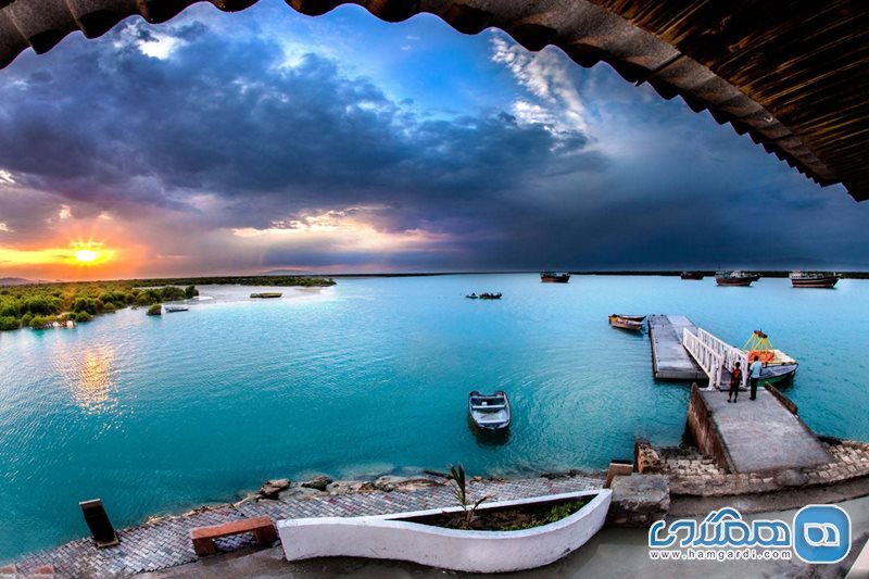 تور کیش دی ماه