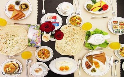 تهران-20-تخفیف-بوفه-صبحانه-رویایی-در-رستوران-هتل-پارسیان-اوین-96106