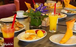 36% تخفیف بوفه مجلل صبحانه در هتل پارسیان آزادی