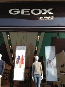 تهران-فروشگاه-جی-اوکس-GEOX-جردن-25060