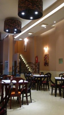 مشهد-رستوران-ایتالیایی-نارون-8271