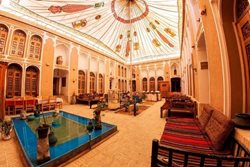 هتل موزه فهادان (خانه تهرانی ها)