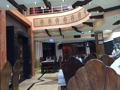 صومعه-سرا-رستوران-سنتی-پرستو-7385