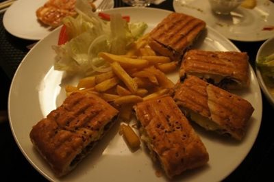 تهران-کافه-رستوران-پنیر-9457