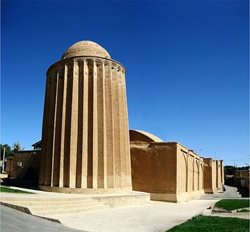 برج کاشانه و مسجد جامع بسطام