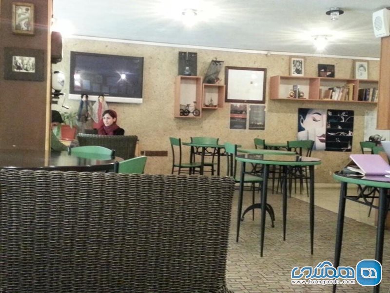 کافه کتاب ثالث