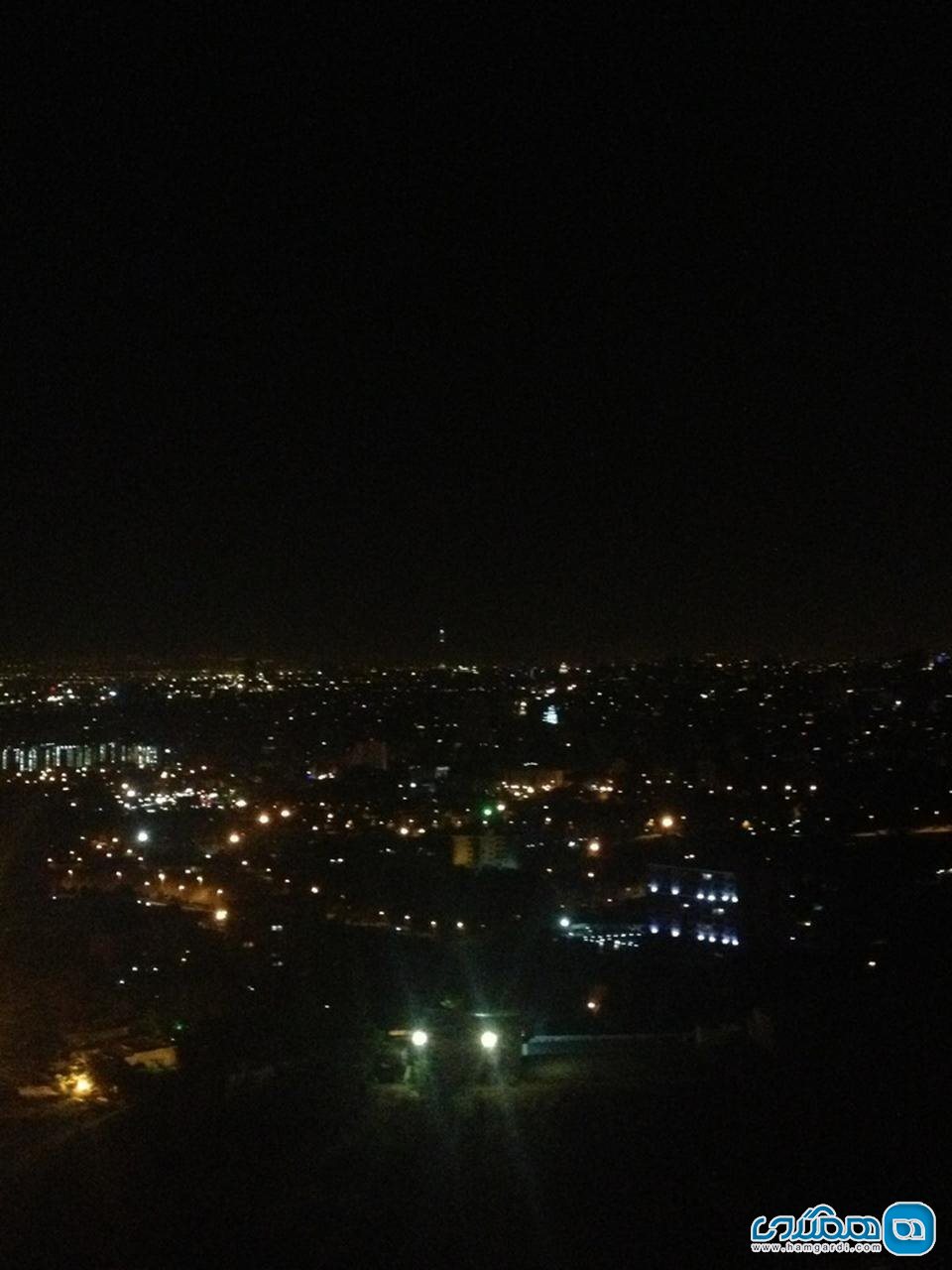 عکس از بام تهران در شب