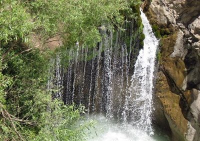 سمیرم-آبشار-آب-ملخ-37019