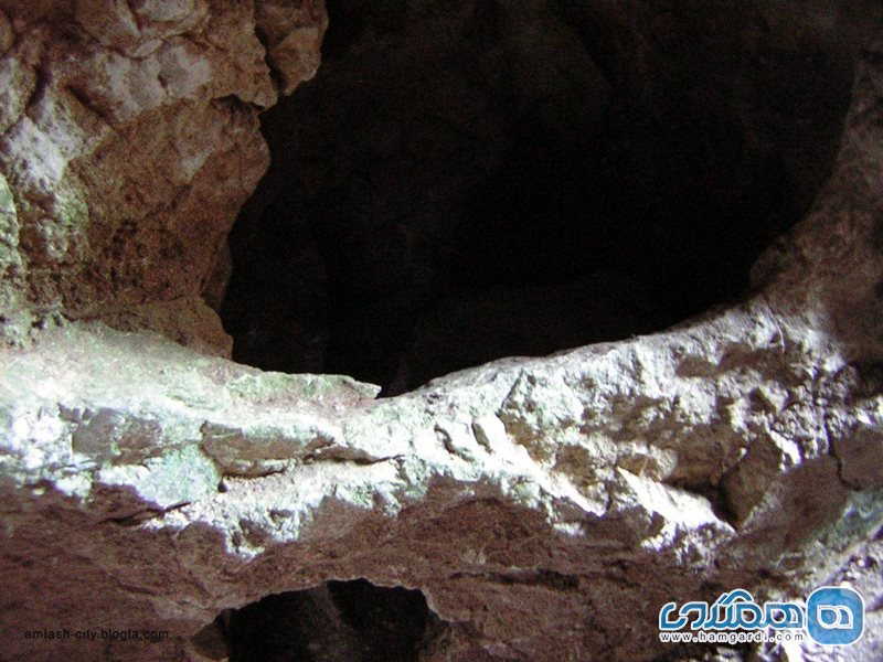 غار سیاه استخر